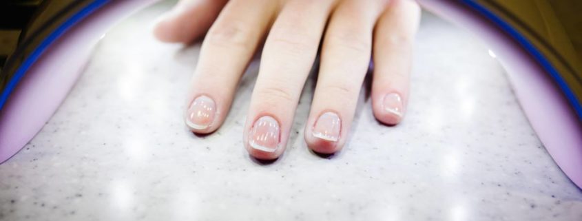 Beauté des ongles : pourquoi opter pour du gel couleur ?